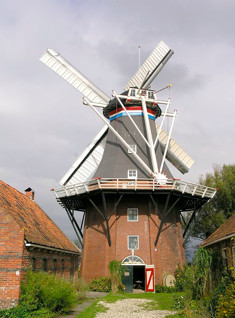 2, Molen 00493 De Jonge Hendrik (Den Andel), Willem Jans (5-10-2007)De Jonge Hendrik eindelijk weer draaiend! | Database Nederlandse molens