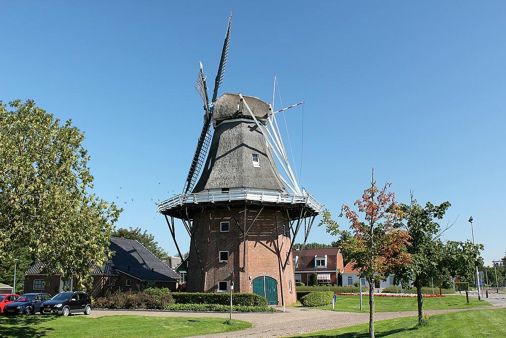 1, Molen 10225 Aeolus (Farmsum), Bartha Ludema (6-9-2010) | Database Nederlandse molens