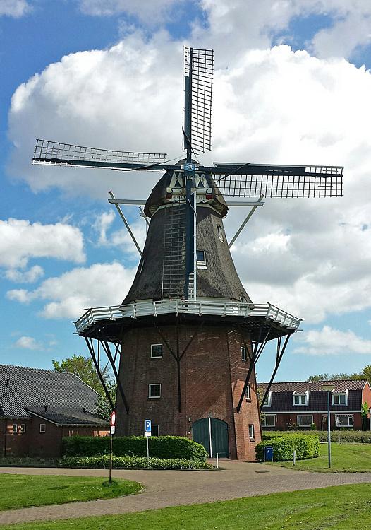 3, Molen 10225 Aeolus (Farmsum), Sven Vesters (9 jaar) (13-5-2015). | Database Nederlandse molens