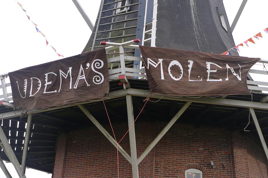 5, Molen 00561 Udema's molen (Finsterwolde (Ganzedijk)), Matthieu Hoogduin (24-11-2013)De molen heet nu officieel Udema's Molen.  | Database Nederlandse molens