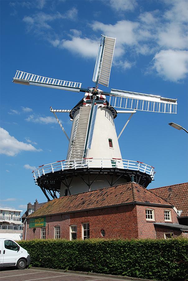 Molen 04424 De Hoop (Haren), Harmannus Noot (8-7-2010) | Database Nederlandse molens