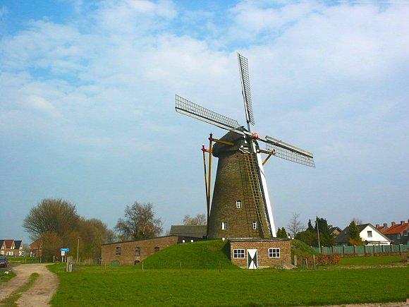 1, Molen 01955 Nooit Gedacht (Merselo), Jan van der Molen (01-04-2004). | Database Nederlandse molens