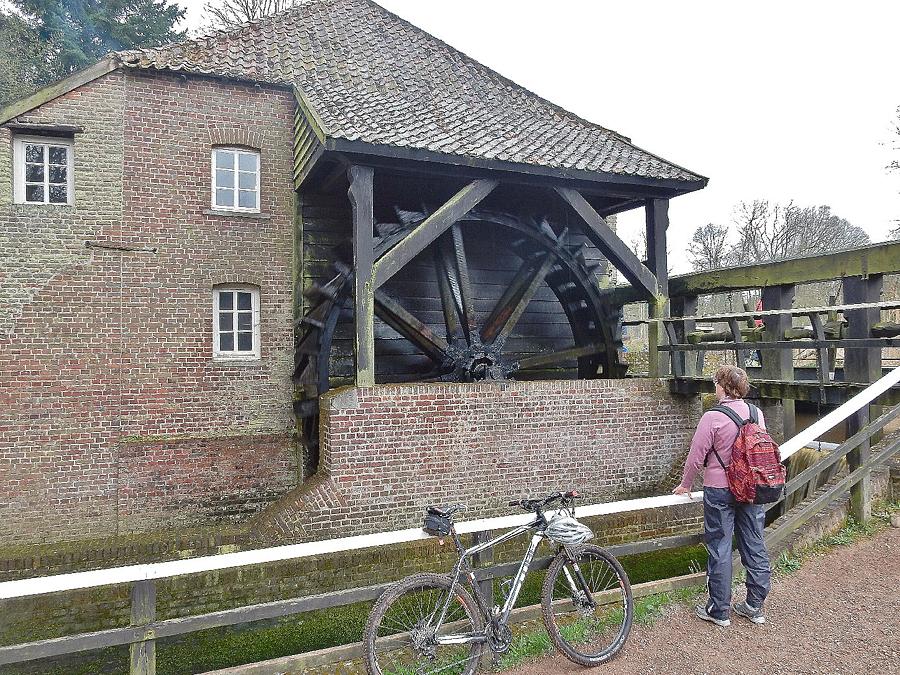 6, Molen 03514 a Leumolen of St. Ursulamolen (Nunhem), Tony Hop (11-4-2015) | Database Nederlandse molens