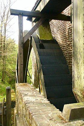4, Molen 01625 Bovenste Plasmolen (Plasmolen), Jan van der Molen (25-4-2004). | Database Nederlandse molens