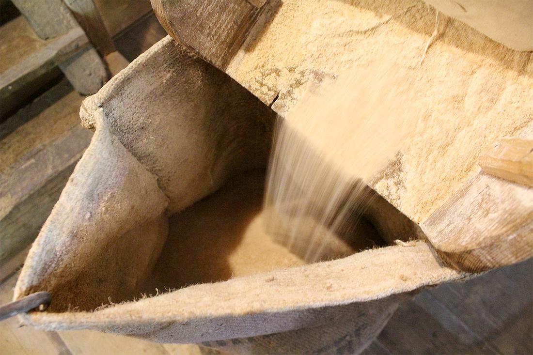 7, Molen 06681 t Broekmolen (Stramproy-Heyeroth), Koen van der Maat (15-5-2016)Er werd na een hele lange tijd weer gemalen voor publiek | Database Nederlandse molens