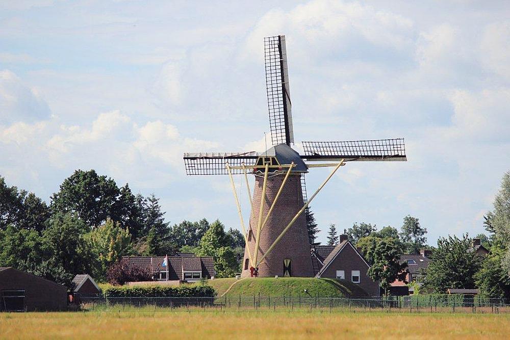 4, Molen 00183 Sint Anna (Tungelroy), Frits Kruishaar (7-7-2012). | Database Nederlandse molens