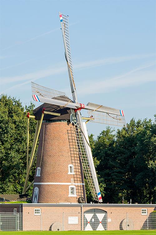 Molen 01956 St.Petrus / Gitzelsmolen (Venray), Marcel van Nies (15-8-2016) | Database Nederlandse molens
