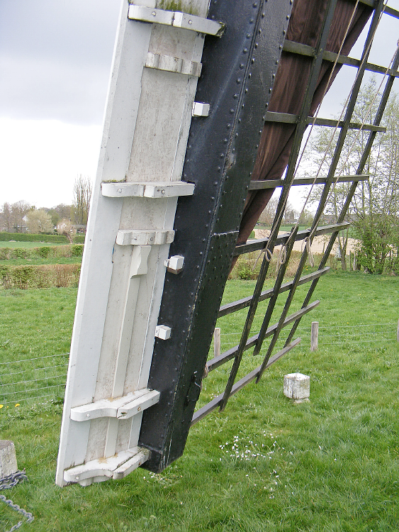 10, Molen 03936 Van Tienhovenmolen (Wolfshuis (Bemelen)), Martin E. van Doornik (1-4-2017)De bijzondere geklonken roede. | Database Nederlandse molens