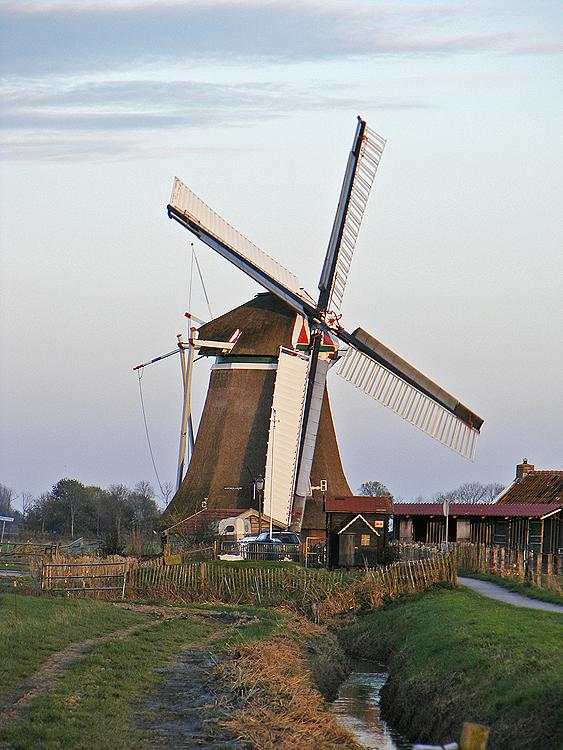 Molen 06404 Koningslaagte (Zuidwolde), Martin E. van Doornik (2-11-2014). | Database Nederlandse molens