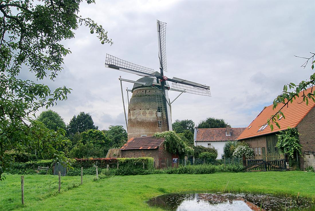 1, Molen 00754 Torenmolen van Gronsveld (Maastricht-Gronsveld), Kees van Drie (17-8-2015) | Database Nederlandse molens