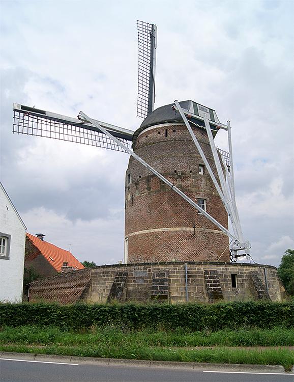2, Molen 00754 Torenmolen van Gronsveld (Maastricht-Gronsveld), Kees van Drie (17-8-2015) | Database Nederlandse molens