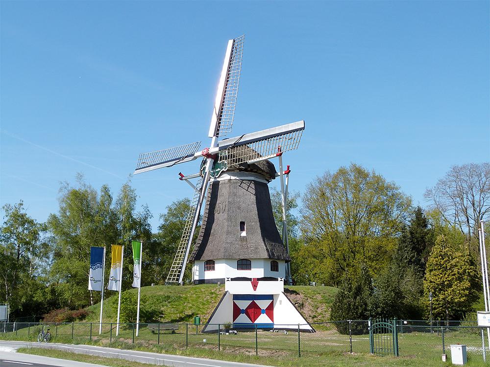 1, Molen 06489 Gerardamolen (Heijen-Diekendaal), Bernd Bochenek (5-5-2016) | Database Nederlandse molens