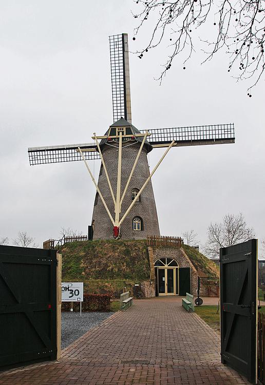 2, Molen 02780 Wilhelmus-Hubertus (Weert), Ton Koorevaar (15-3-2015). | Database Nederlandse molens