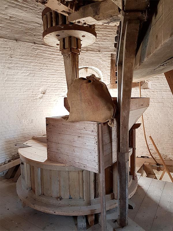 10, Molen 01869 De Vos / Heense Molen (Heensche Molen), Pieter Zuijkerbuijk (18-5-2019) | Database Nederlandse molens