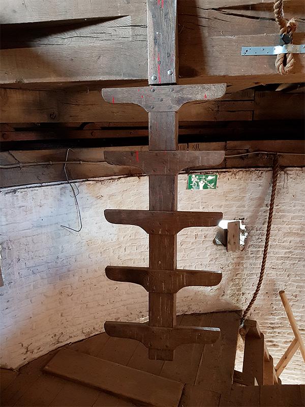 17, Molen 01869 De Vos / Heense Molen (Heensche Molen), Pieter Zuijkerbuijk (18-5-2019) | Database Nederlandse molens