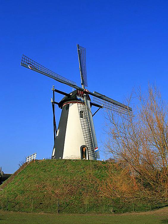 4, Molen 00179 Sint Victor (Heeze), John Scholte (23-3-2012). | Database Nederlandse molens