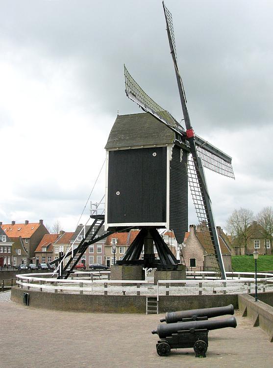 Molen 10006 Nr. I (Heusden), Piet Glasbergen (7-4-2012). | Database Nederlandse molens