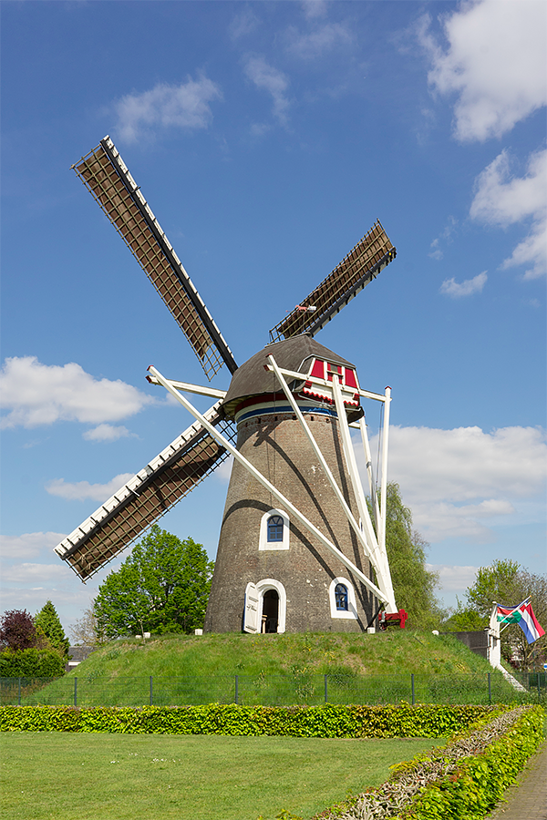 2, Molen 01562 De Leest (Lieshout), Marcel van Nies (9-5-2017) | Database Nederlandse molens