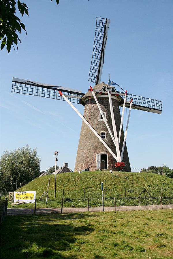 2, Molen 02476 Zeldenrust (Lith), Ronald Bakker (9-9-2012) | Database Nederlandse molens