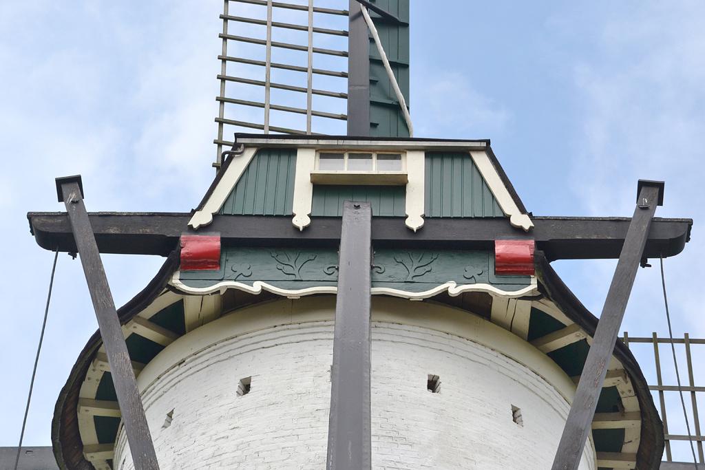 5, Molen 02506 De Deen (Luyksgestel), Rob Pols (8-8-2015)De fraai afgewerkte achterbaard.  | Database Nederlandse molens