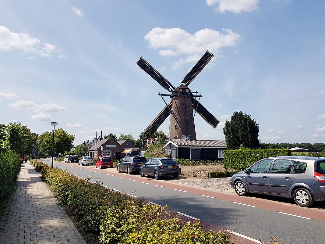 3, Molen 02505 De Grenswachter (Luyksgestel), Pieter Zuijkerbuijk (21-8-2019) | Database Nederlandse molens