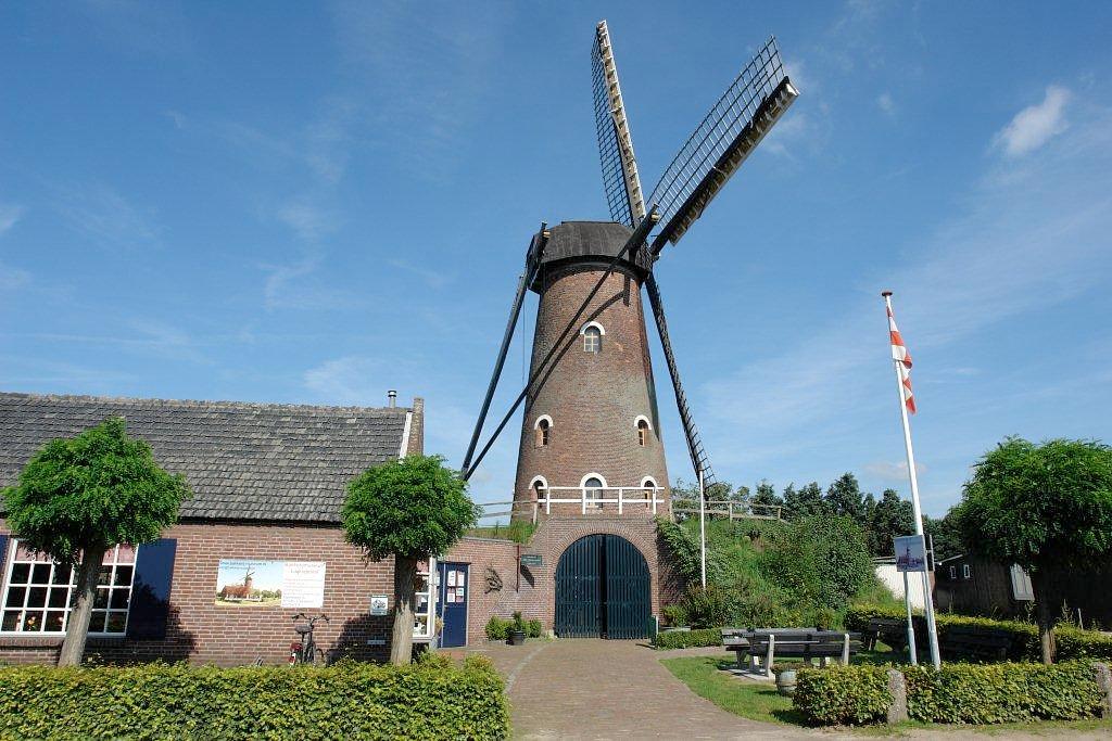 4, Molen 02505 De Grenswachter (Luyksgestel), Frits Kruishaar (20-8-2011) | Database Nederlandse molens