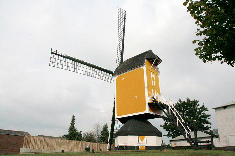 1, Molen 01938 (Naamloos) (Boekel), John Scholte (3-9-2012)Een totaal ingeklemde molen! | Database Nederlandse molens