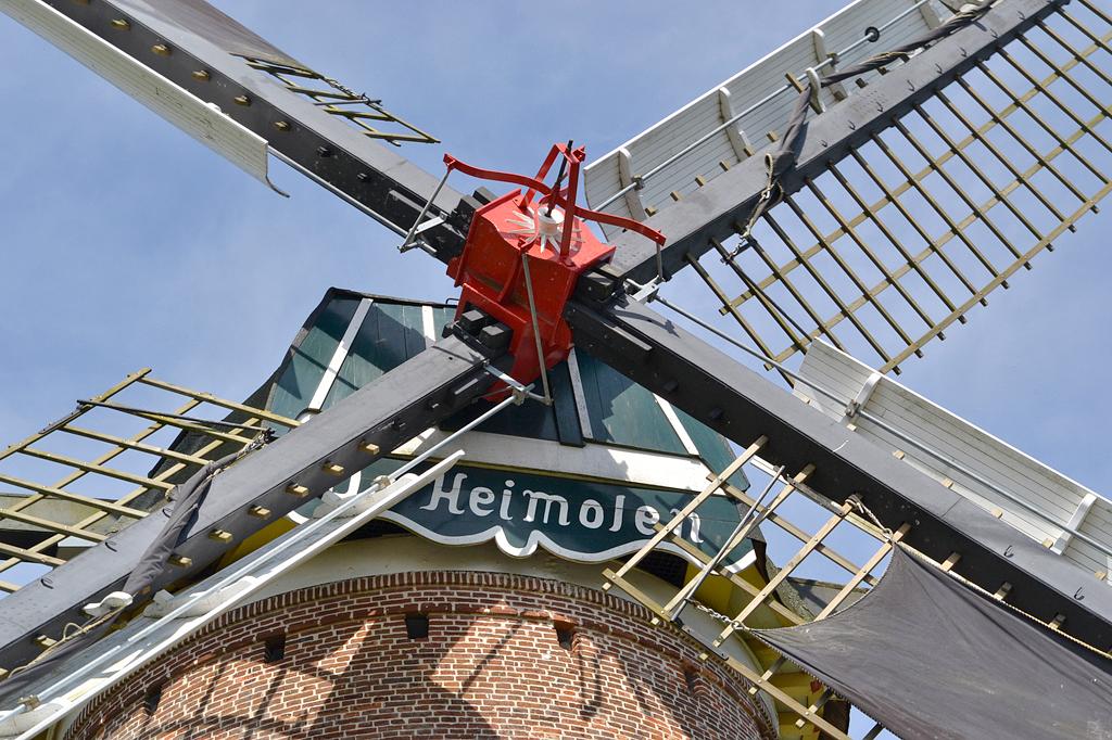 4, Molen 02652 De Heimolen (Rucphen-Bosschenhoofd), Rob Pols (6-5-2016)De zogenaamde spin op de askop voor de bediening van de remkleppen van het fokwieksysteem.  | Database Nederlandse molens