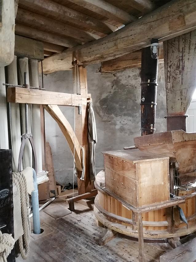 13, Molen 02858 Zeldenrust (Budel), Rob Simons (18-7-2019)De geheel nieuwe steenkraan | Database Nederlandse molens