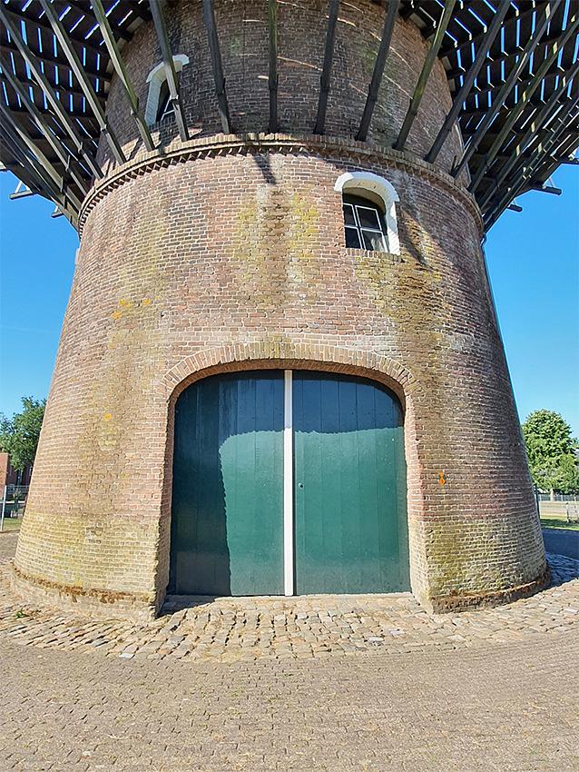 7, Molen 02657 De Onvermoeide (Raamsdonksveer), Pieter Zuijkerbuijk (28-5-2020) | Database Nederlandse molens
