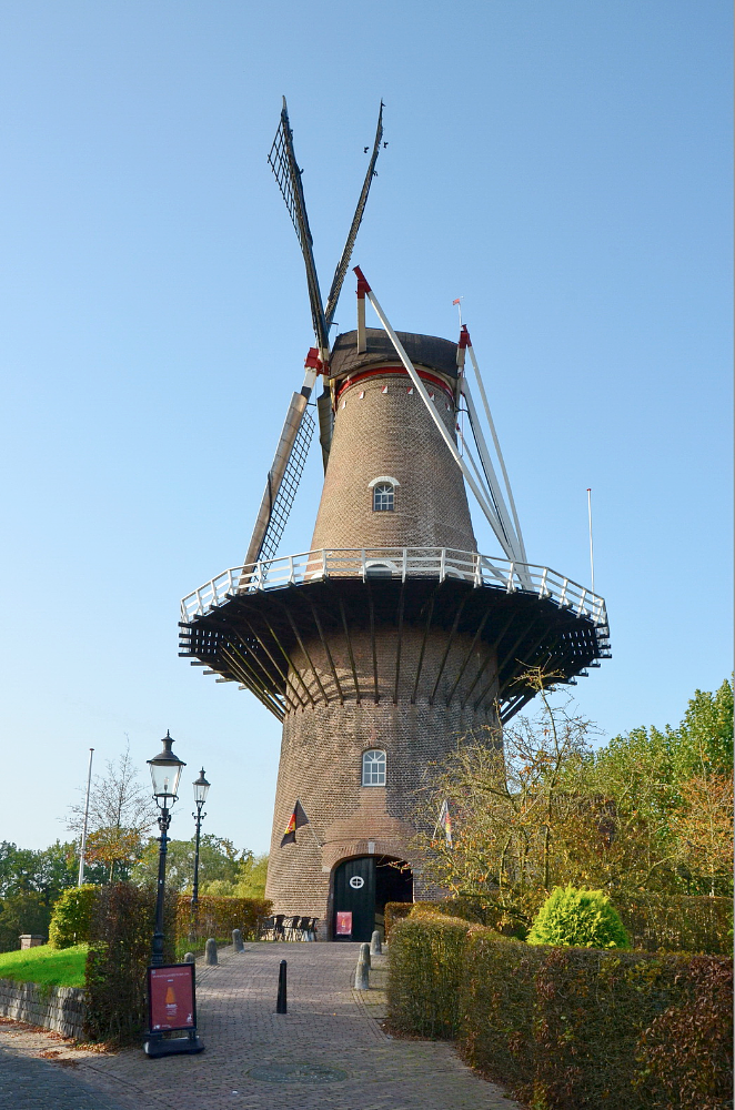 2, Molen 01220 De Nijverheid / v.h. De Raaf (Ravenstein), Bernd Käding (16-10-2017) | Database Nederlandse molens