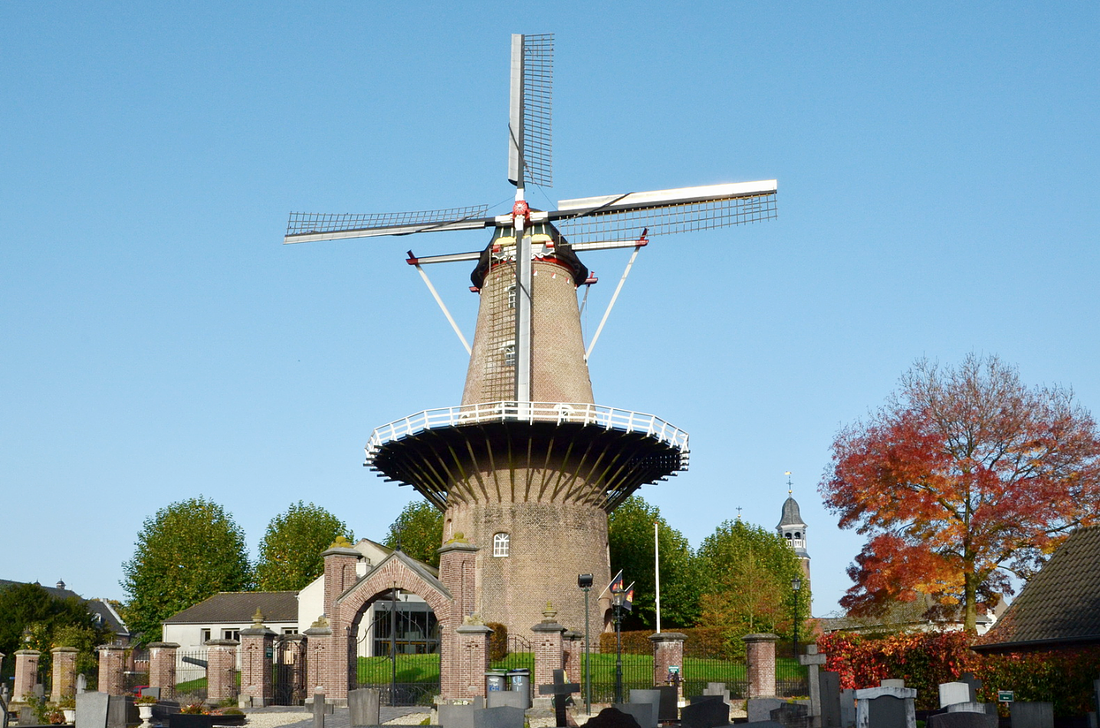 1, Molen 01220 De Nijverheid / v.h. De Raaf (Ravenstein), Bernd Käding (16-10-2017) | Database Nederlandse molens