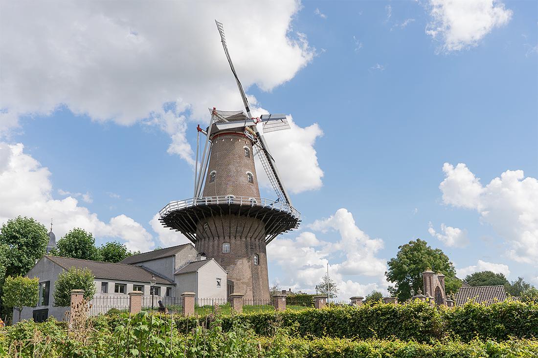5, Molen 01220 De Nijverheid / v.h. De Raaf (Ravenstein), Marcel van Nies (20-8-2016) | Database Nederlandse molens
