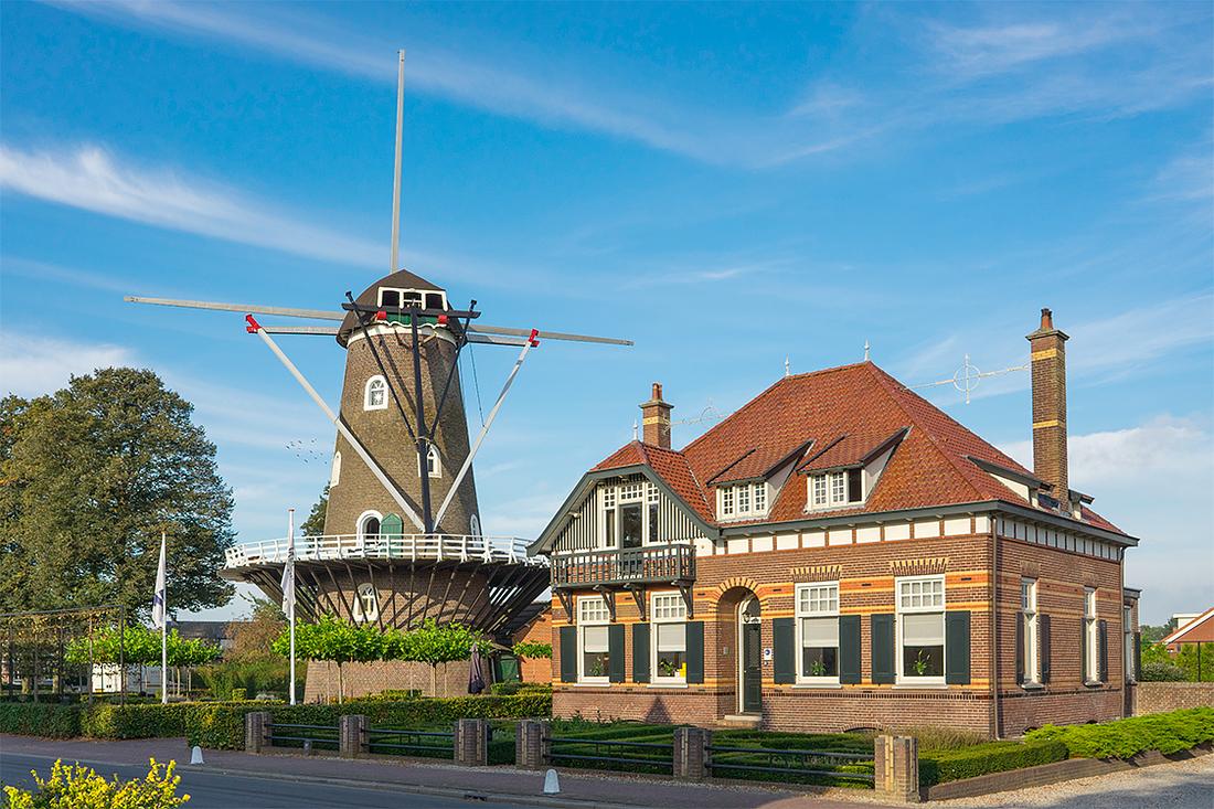 3, Molen 01949 Luctor et Emergo (Rijkevoort), Marcel van Nies (29-9-2016)Pot roede 1256 is gerestaureerd en dus terug. Derckx roede 0088 is afgekeurd en vervangen door een Koppes roede (zonder nummer).  | Database Nederlandse molens