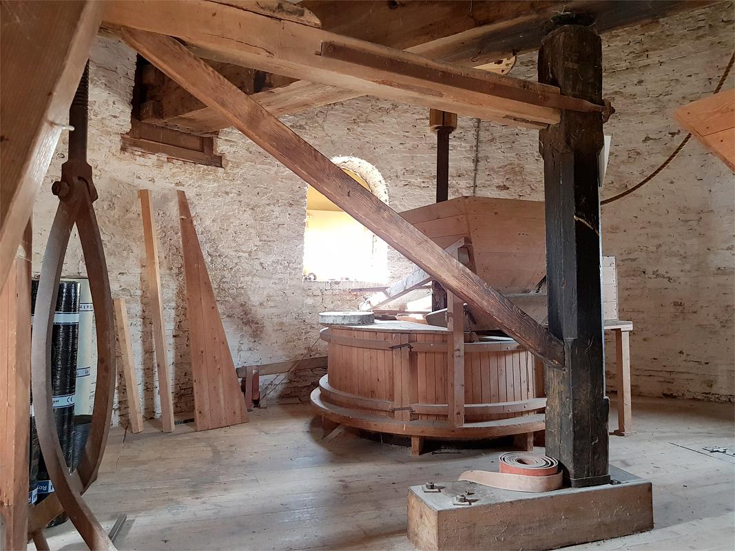 11, Molen 02003 De Korenbloem (Ulvenhout), Pieter Zuijkerbuijk (7-9-2019)Eerste koppel. | Database Nederlandse molens
