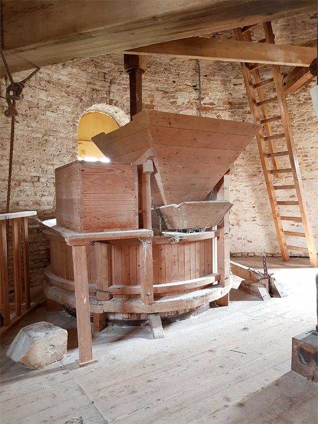 12, Molen 02003 De Korenbloem (Ulvenhout), Pieter Zuijkerbuijk (7-9-2019)Tweede koppel. | Database Nederlandse molens