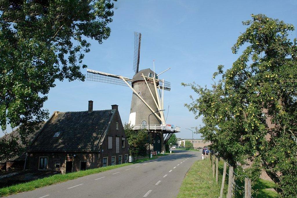 5, Molen 01180 De Hoop (Veen), Frits Kruishaar (3-9-2011) | Database Nederlandse molens