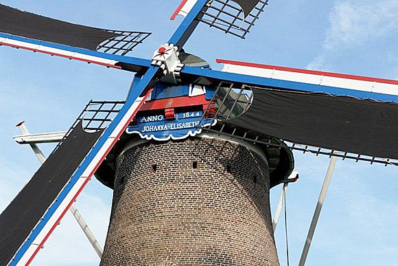 6, Molen 01585 Johanna-Elisabeth (Vlierden), Frits Kruishaar (24-9-2011) | Database Nederlandse molens