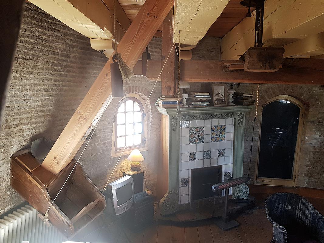 11, Molen 01864 D'Orangemolen (Willemstad), Pieter Zuijkerbuijk (8-3-2019)De maalzolder. | Database Nederlandse molens
