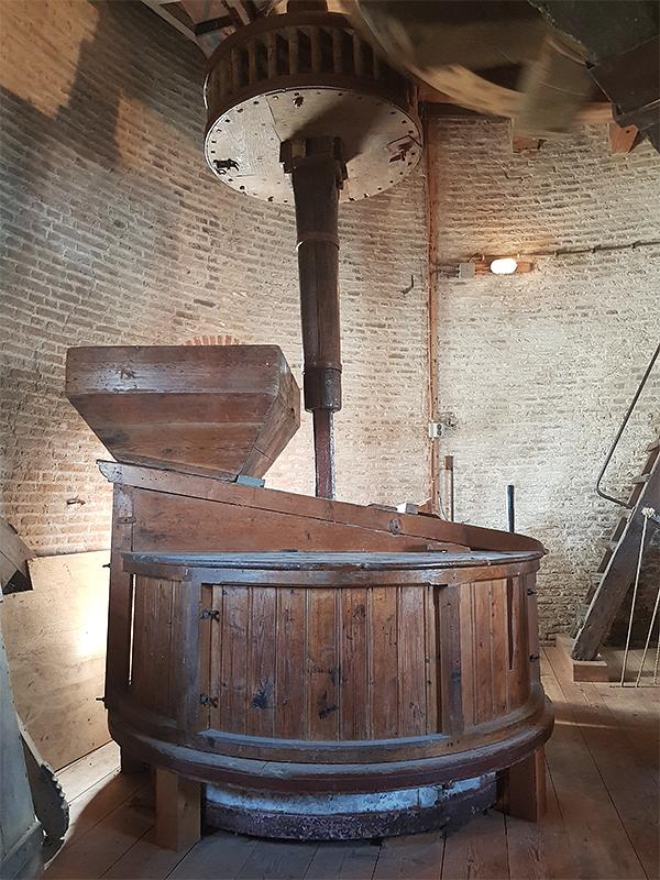 13, Molen 01864 D'Orangemolen (Willemstad), Pieter Zuijkerbuijk (8-3-2019) | Database Nederlandse molens