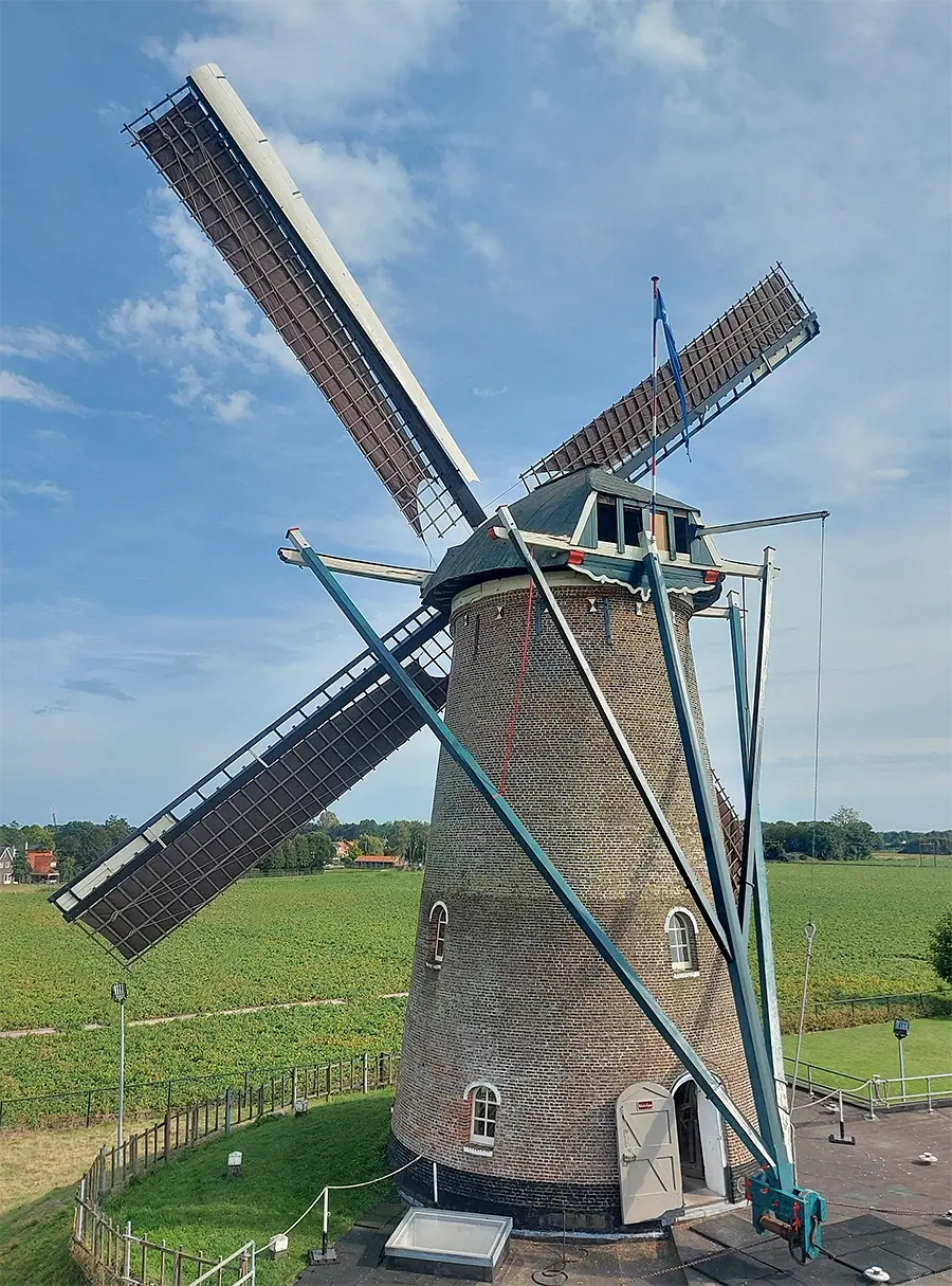 3, Molen 00708 De Arend (Wouw), Jesse Bergquist (16-9-2023) | Database Nederlandse molens
