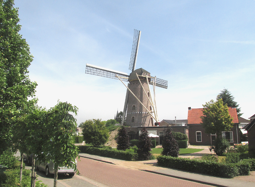 1, Molen 02497 Zilster Molen (Veldhoven-Zeelst), Piet Glasbergen (29-5-2017) | Database Nederlandse molens