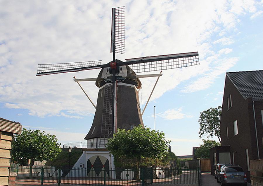 3, Molen 01587 Maria-Antoinette (Deurne), John Scholte (4-8-2013). | Database Nederlandse molens