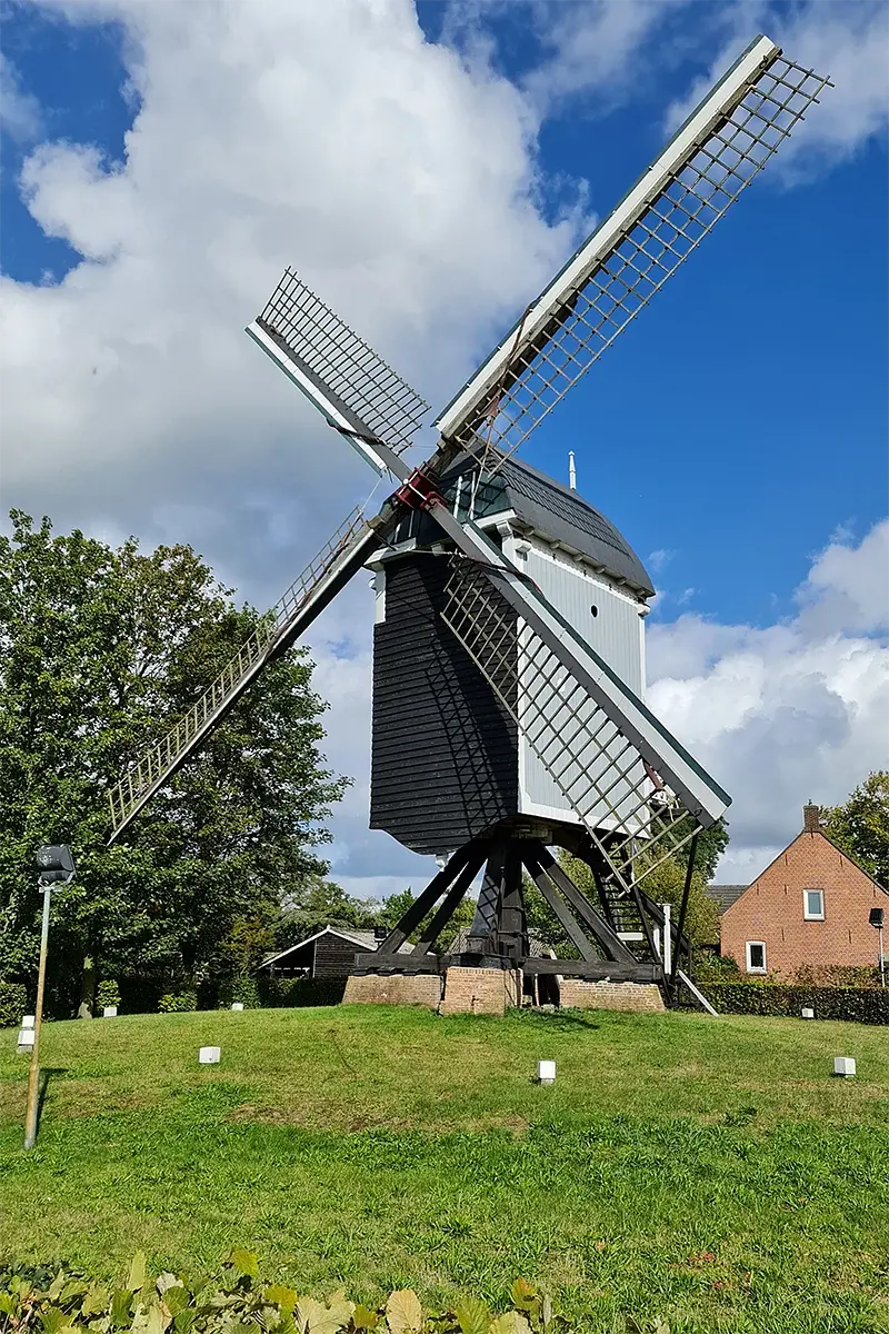 Molen 02002 De Akkermolen (Zundert), Pieter Zuijkerbuijk (1-10-2022) | Database Nederlandse molens