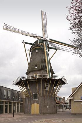 4, Molen 00969 De Leeuw (Aalsmeer), Frank Hendriks (11-4-2010). | Database Nederlandse molens