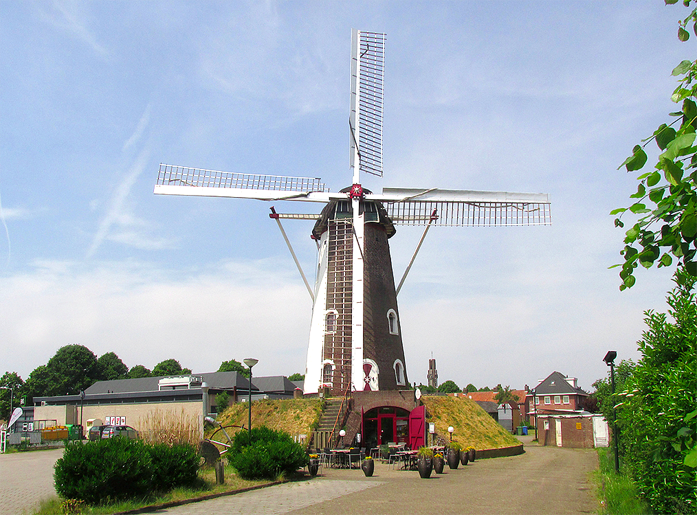 1, Molen 02498 De Adriaan (Meerveldhoven), Piet Glasbergen (29-5-2017) | Database Nederlandse molens