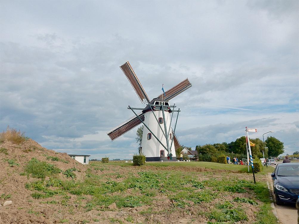 3, Molen 12197 De Witte Molen (Meeuwen), Tony Hop (8-10-2016) | Database Nederlandse molens