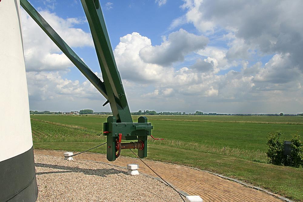 8, Molen 12197 De Witte Molen (Meeuwen), Ton Koorevaar (9-7-2011) | Database Nederlandse molens