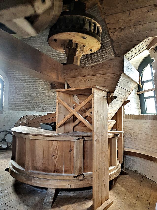 10, Molen 12197 De Witte Molen (Meeuwen), Pieter Zuijkerbuijk (6-6-2020) | Database Nederlandse molens