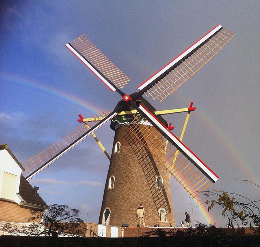 2, Molen 01968 De Korenbloem (Mill), Ramon Ligthart (27-1-2015)Hoera, de molen draait! | Database Nederlandse molens